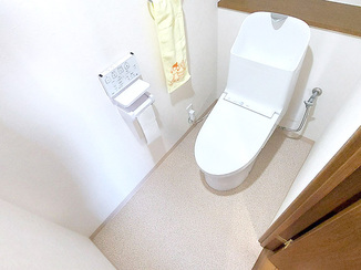 トイレリフォーム 水漏れトラブル解消！使いやすく生まれ変わったトイレとキッチン水栓