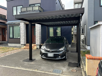 エクステリアリフォーム 暮らしやすさアップ！お得に設置したカーポートと快適なトイレ