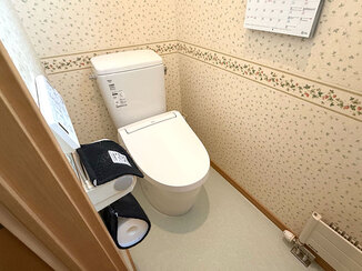 トイレリフォーム 床も併せて張り替え、使いやすくなったトイレ