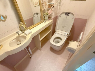 トイレリフォーム スムーズな対応で水漏れを解消した、洗練されたオシャレなレストルーム